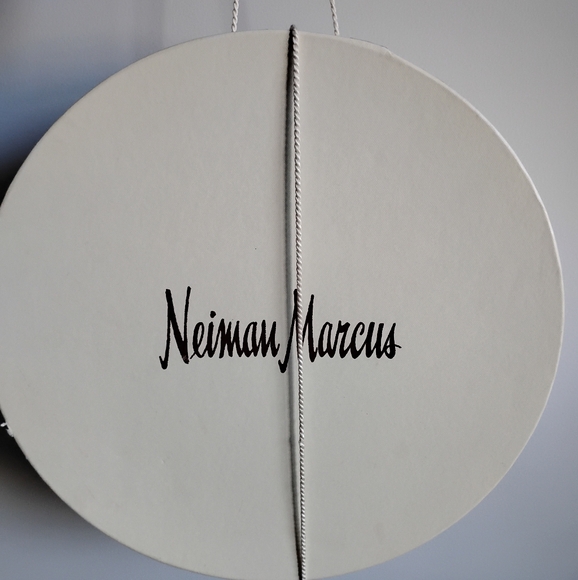 Neiman Marcus Accessories - Neiman Marcus Vintage Hat Box 1940s 1950s Movie Prop